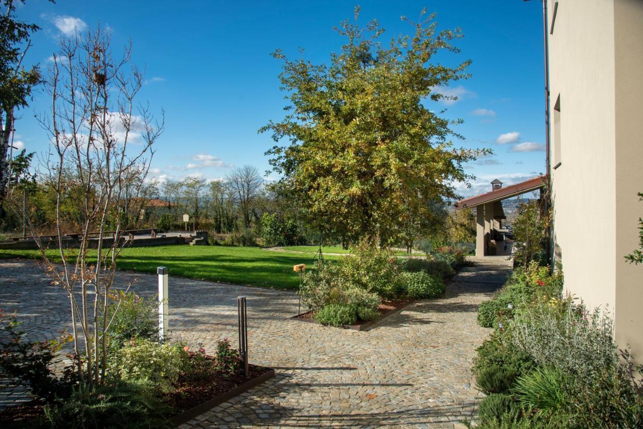 Agriturismo Speziale Wine Resort Verduno Exterior foto